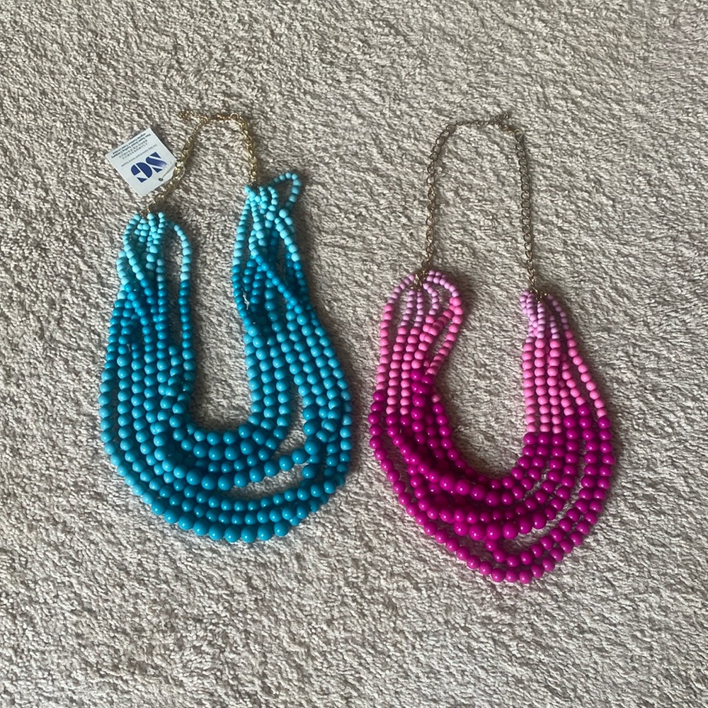 Beaded necklace bundle 💙💗